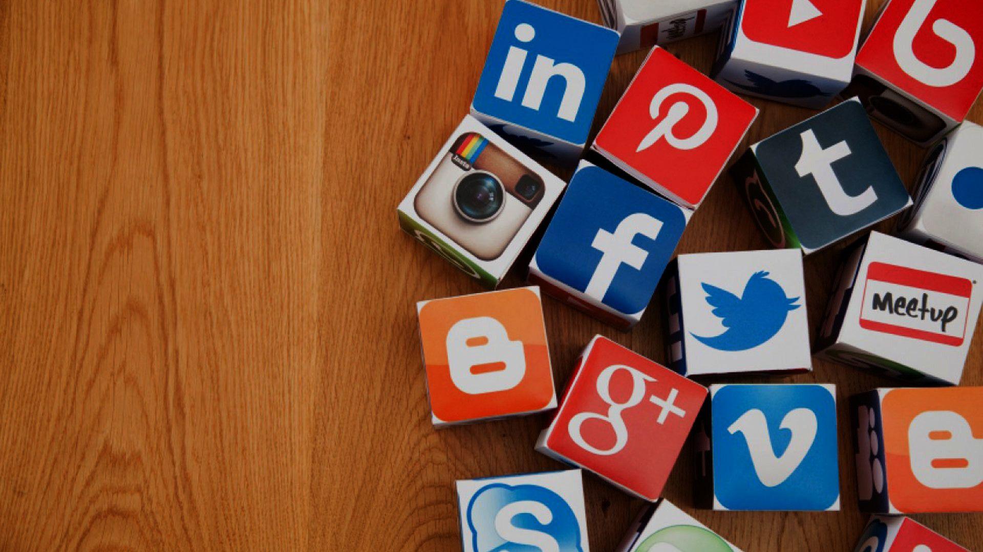 Jasa Social Media Management: Cara Mengukur ROI dari Media Sosial dengan Bantuan Rajakomen.com