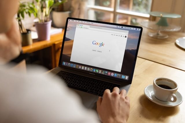 Meningkatkan Visibilitas Bisnis Anda dengan SEO onpage Web Broker Melalui rajabacklink.com