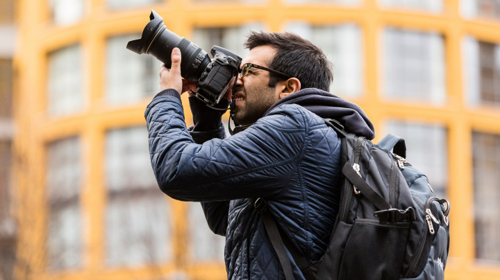 Mengenal Profil Strategi Sosmed Fotografer Lokal melalui Rajakomen.com