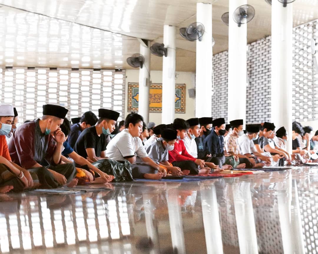 Mengasah Kemampuan Membaca Al-Qur'an dengan Tajwid yang Benar di Ekstrakurikuler Tilawatil Qur'an SMP Islam Al Masoem Bandung